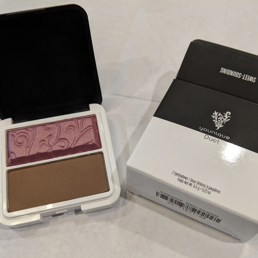 Younique Duet Sweet Sounding Eyeshadow Duo